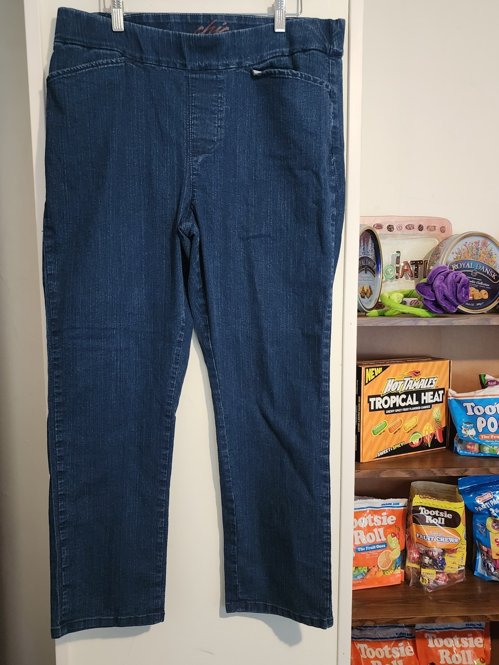 Womens Stretch Indigo Pull-On Capris